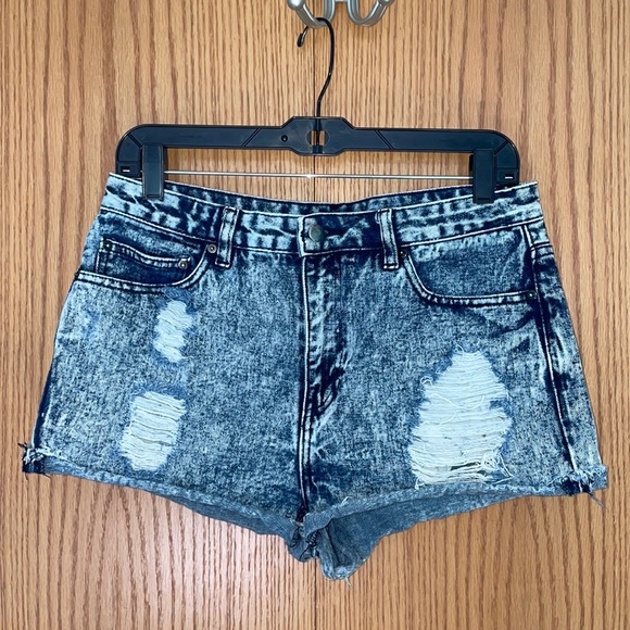 Forever 21 Denim - Forever 21 Acid Wash Shorts